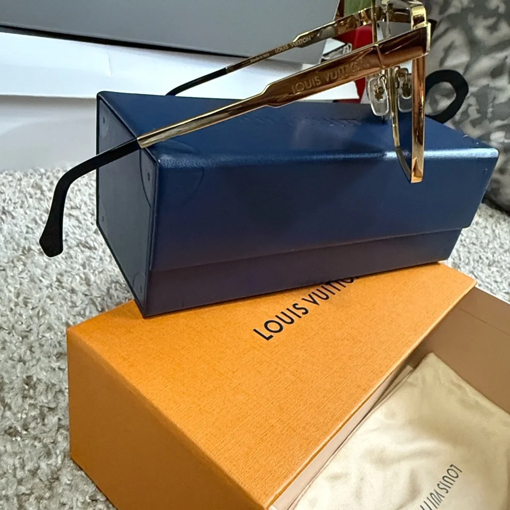 Authentic Louis Vuitton Black and Gold Star Detail Sunglasses - Picture 2 of 3